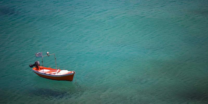 墙面装饰材料终极指南：艺术涂料、微水泥、硅藻泥如何选？搭配软装技巧全解析